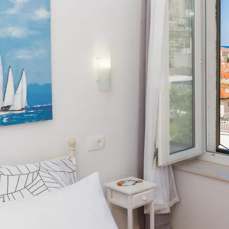 Niko Ii 5 Min To Center *