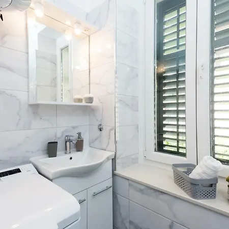 Niko Ii 5 Min To Center Appartement