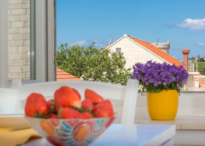 Niko Ii 5 Min To Center *